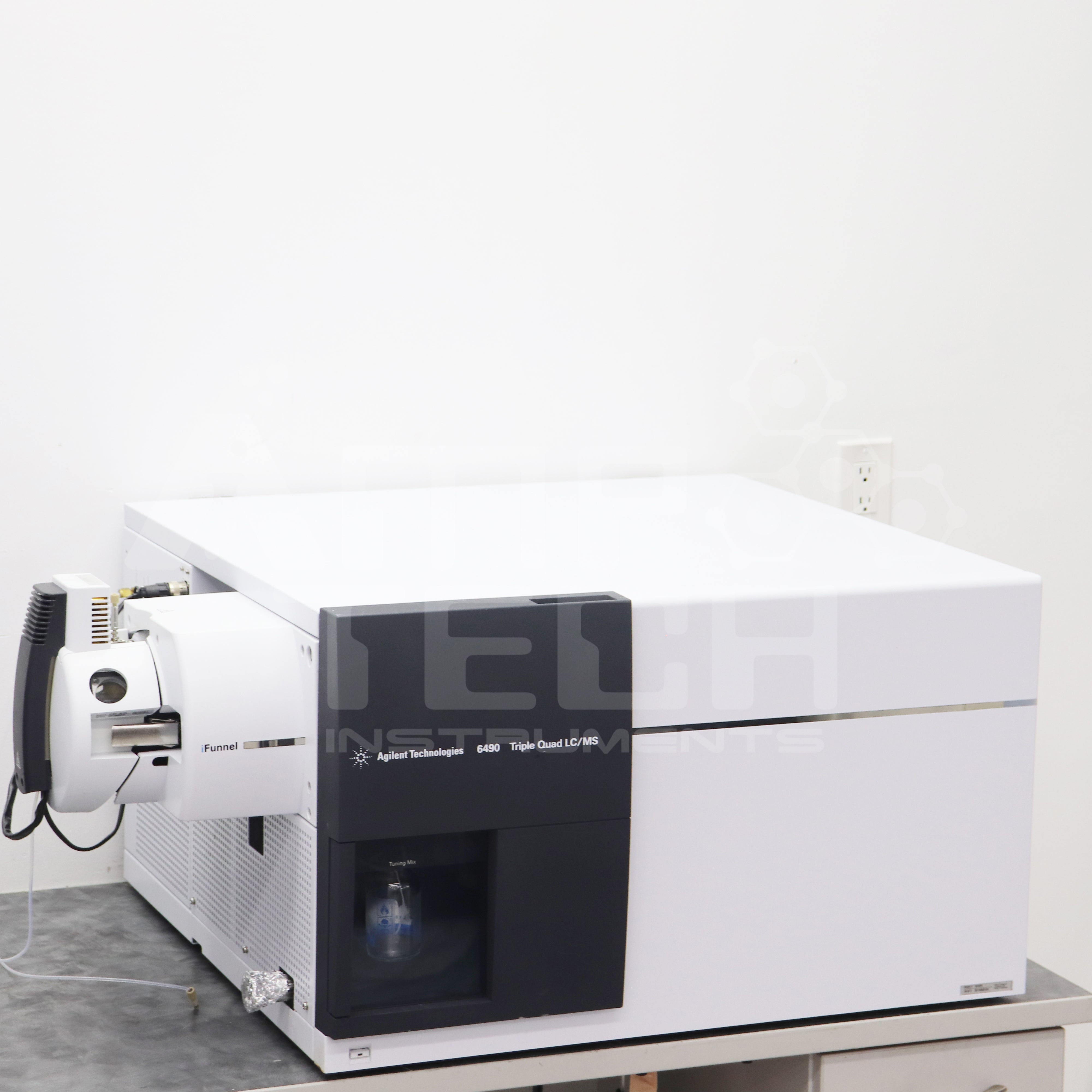 Agilent 6490 Triple Quadrupole LC-MS/MS Mass Spectrometer System
