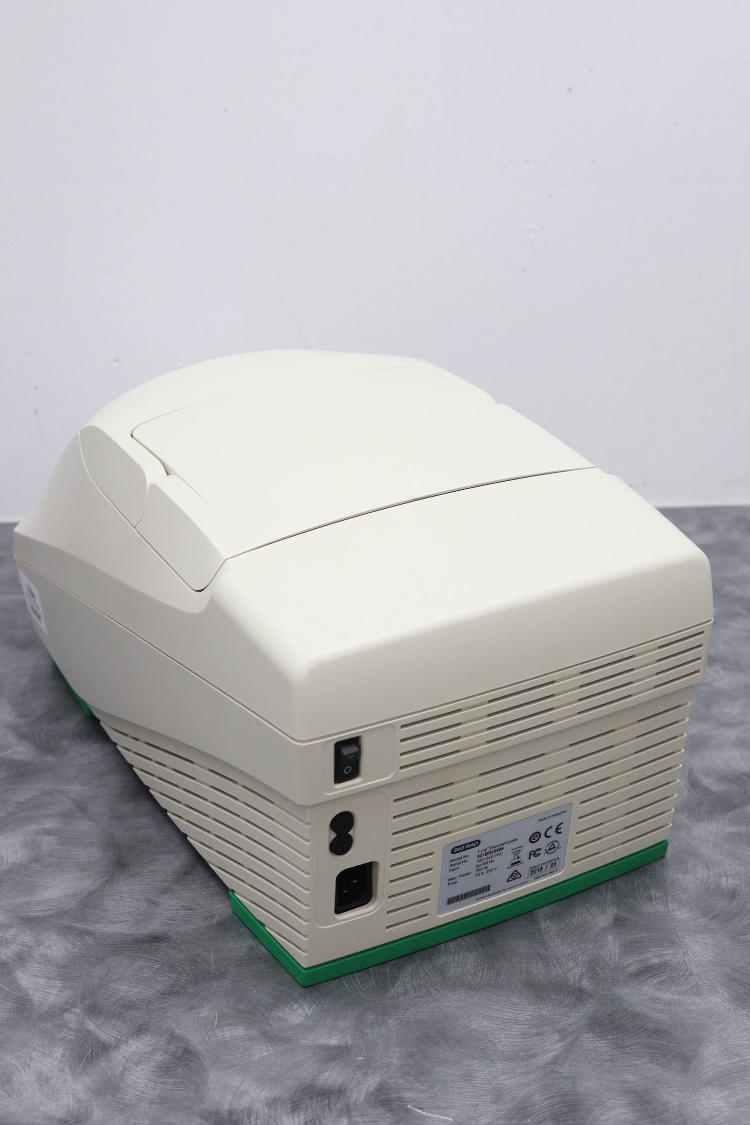 Bio-Rad T100 96-Well Digital Touch Screen Thermal Cycler – AmpTech ...