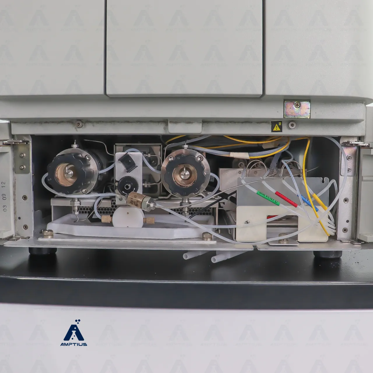 Photo a refurbished Waters Alliance e2695 HPLC System with Waters 2489 UV Vis Detector offered for sale with warranty support.
