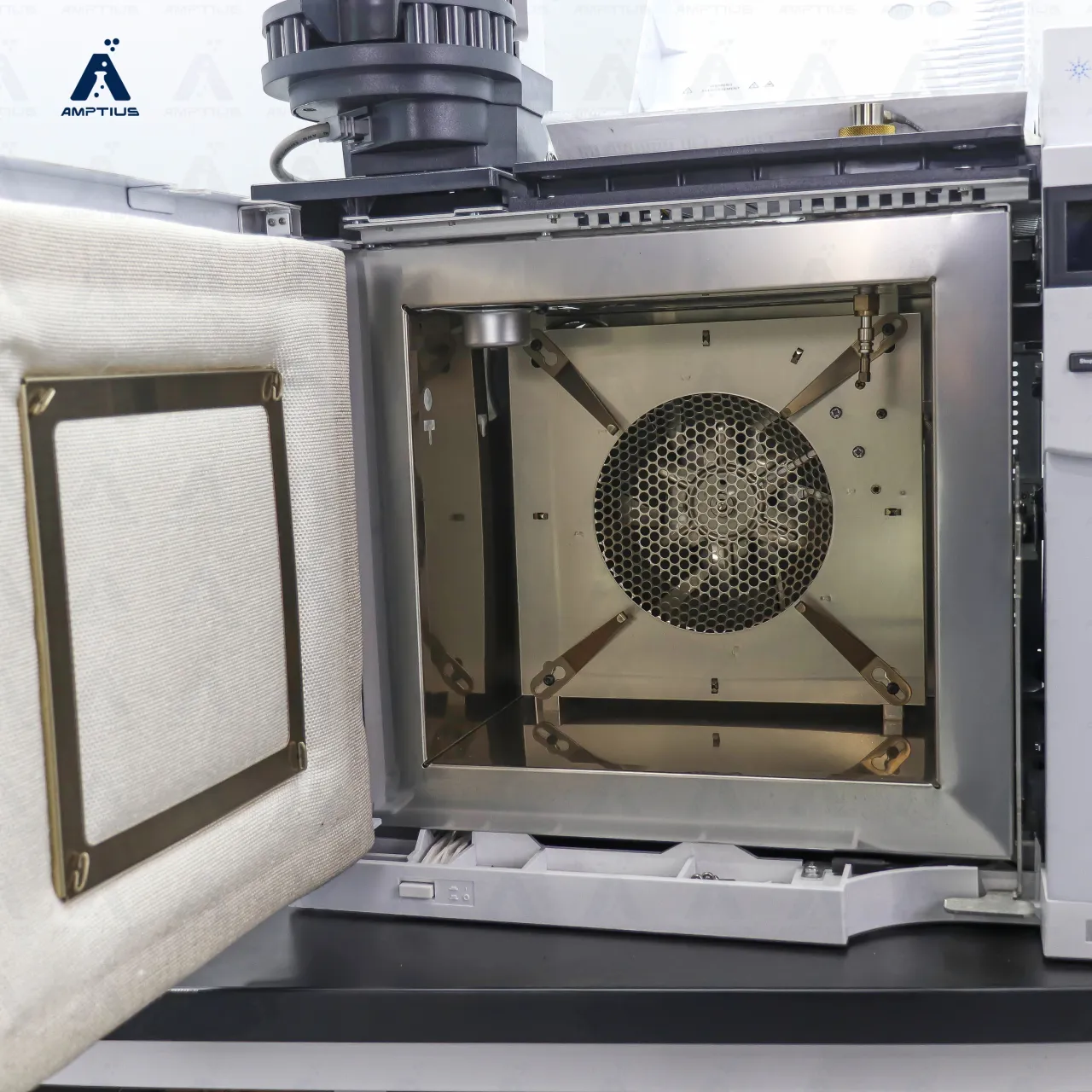 Photo of Agilent 7820A GC System with FID and 7693 Autosampler. Expertly Refurbished by Amp Tech Instruments.