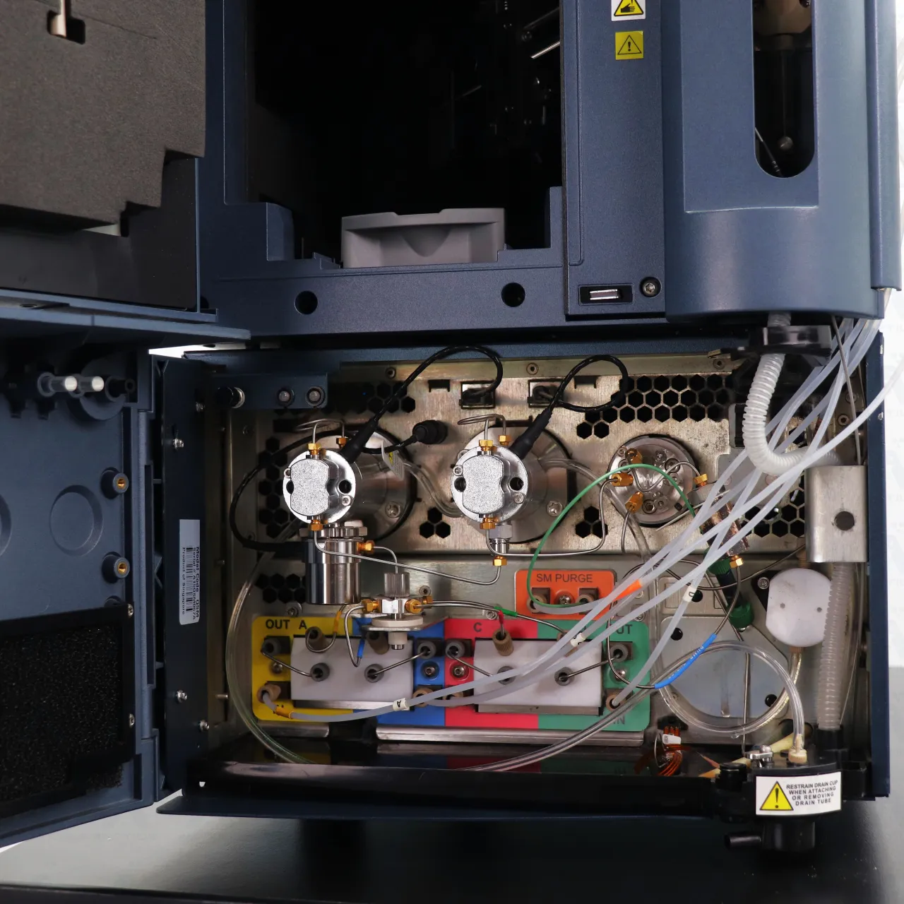 Close up photo of used Waters ACQUITY UPLC H Class with PDA Detector, fully tested and refurbished by Amp Tech Instruments.